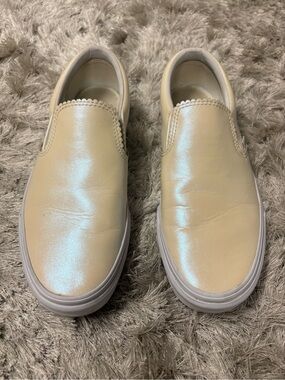 Vans size 10w/8.5m Iridescent Cream Slip-On Sneakers